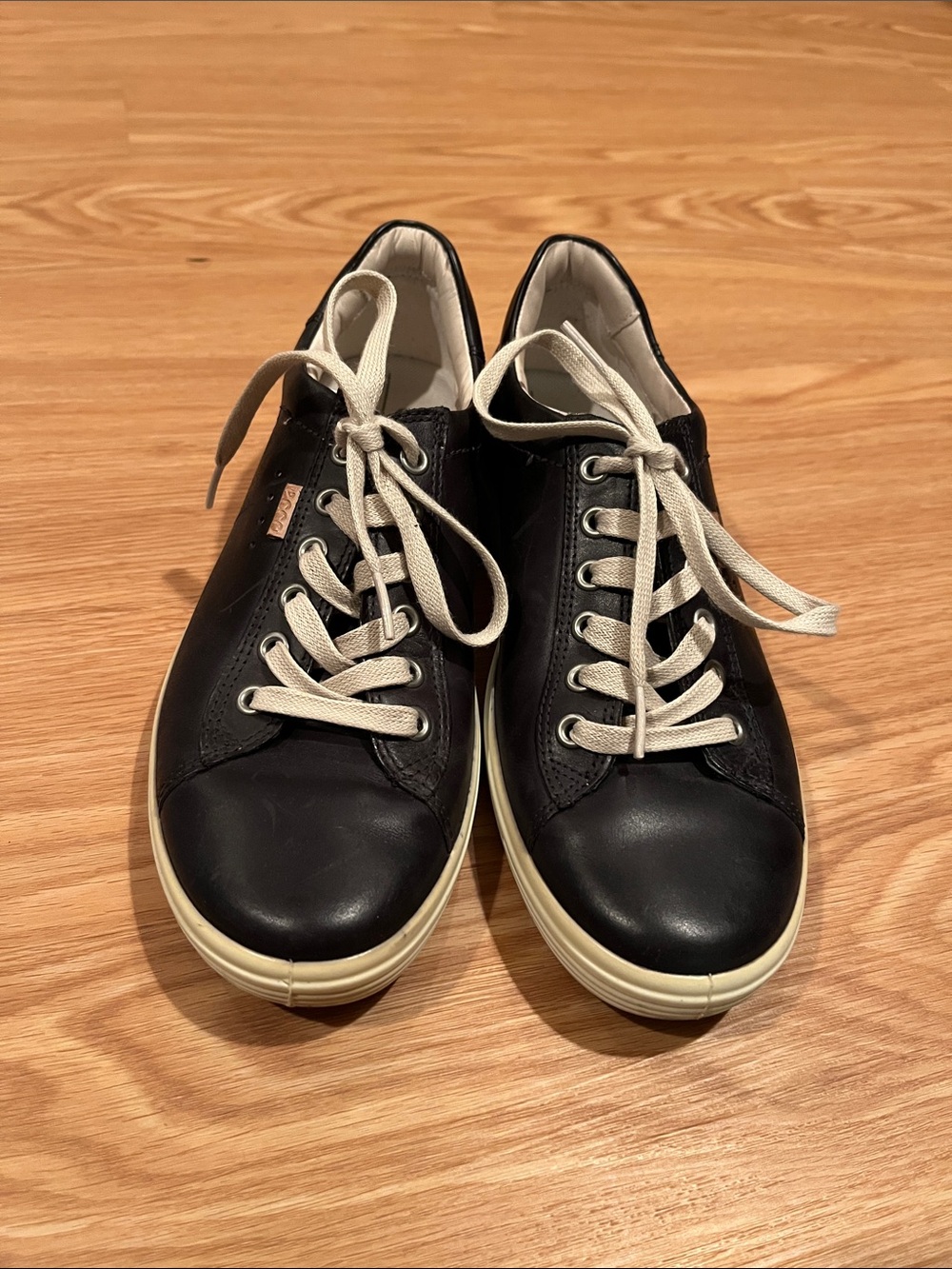 Ecco Black Leather Low-Top Sneakers with Cream Laces